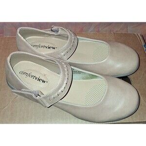 Comfortview Tan Flat Shoes Sz 10.5M
